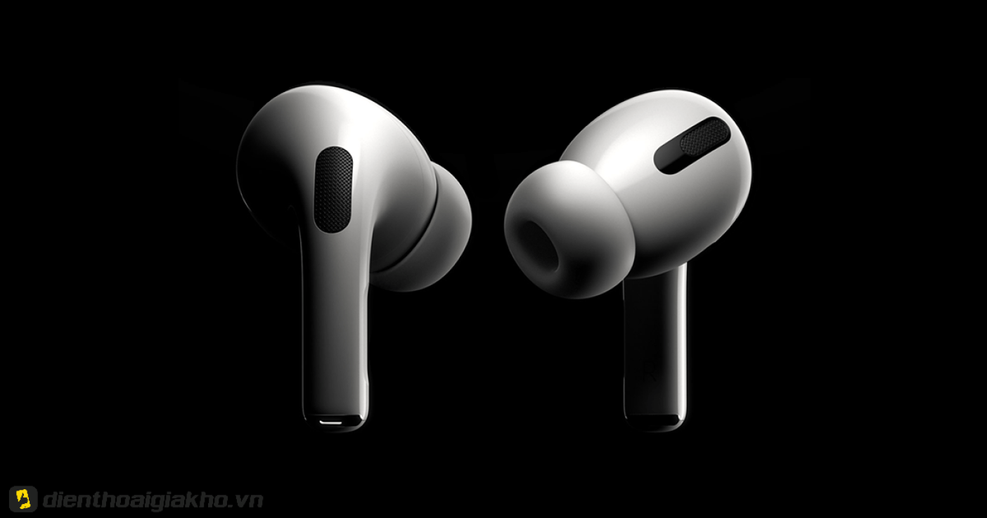 Tai nghe trái Apple AirPods Pro. Thiết kế in-ear tưởng như kén người đeo nhưng lại chu đáo trong việc chuẩn bị đệm đeo phù hợp nhiều cỡ tai cho người dùng.