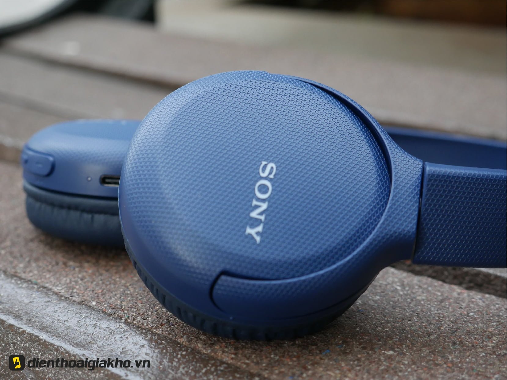 Tai Nghe Bluetooth Sony WH-CH510 có kích thước nhỏ gọn, tiện lợi