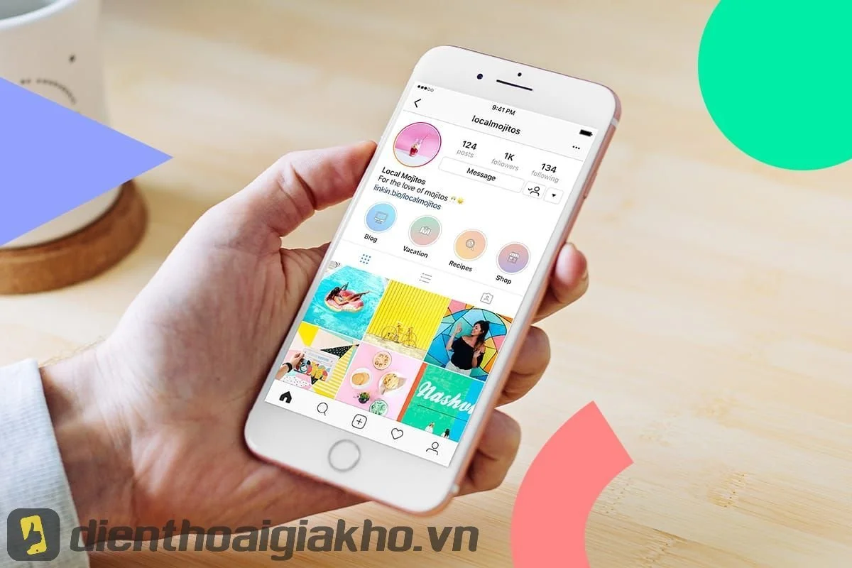 Instagram không những giúp bạn lưu giữ những mọi khoảnh khắc trong từng bức ảnh hoàn hảo hơn. Mà chúng chia sẻ nó cho một cộng đồng người dùng lên đến 1 tỷ người dùng hoạt động trong hàng tháng.