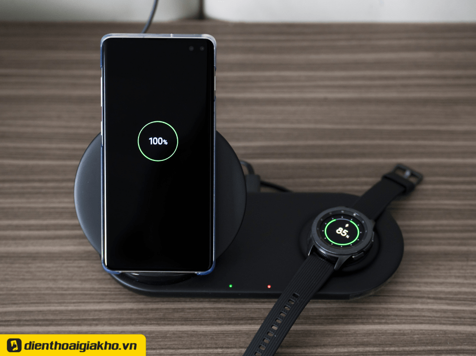 Đế sạc không dây cho cả iPhone và Apple Watch