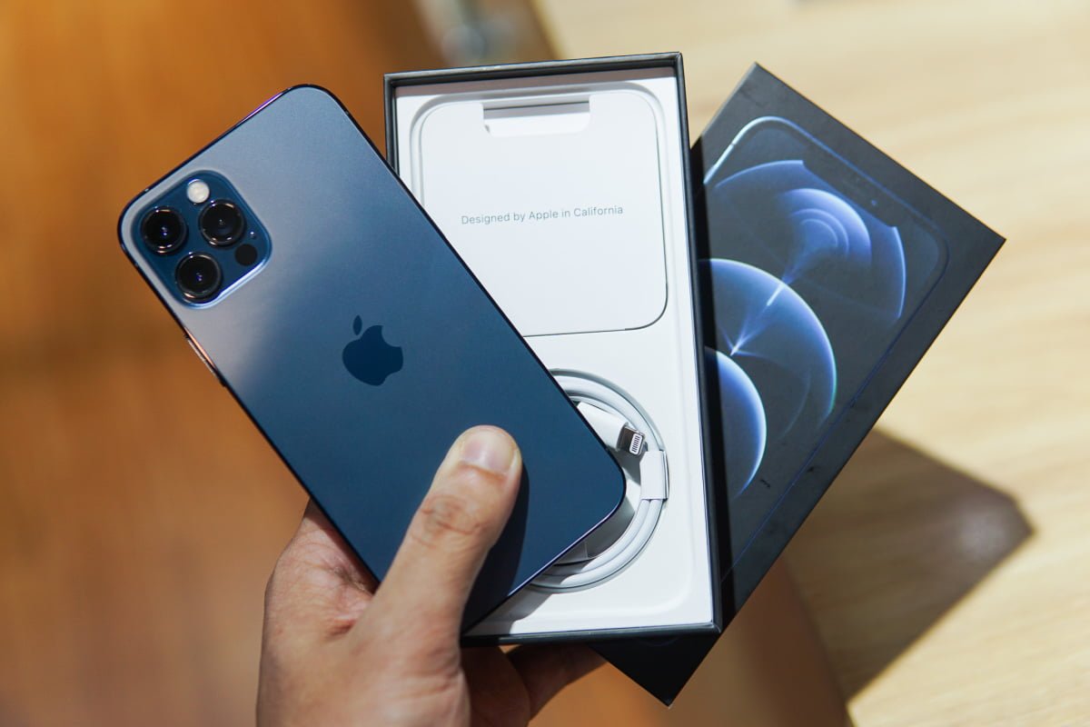 iPhone 12 Pro với iPhone 13