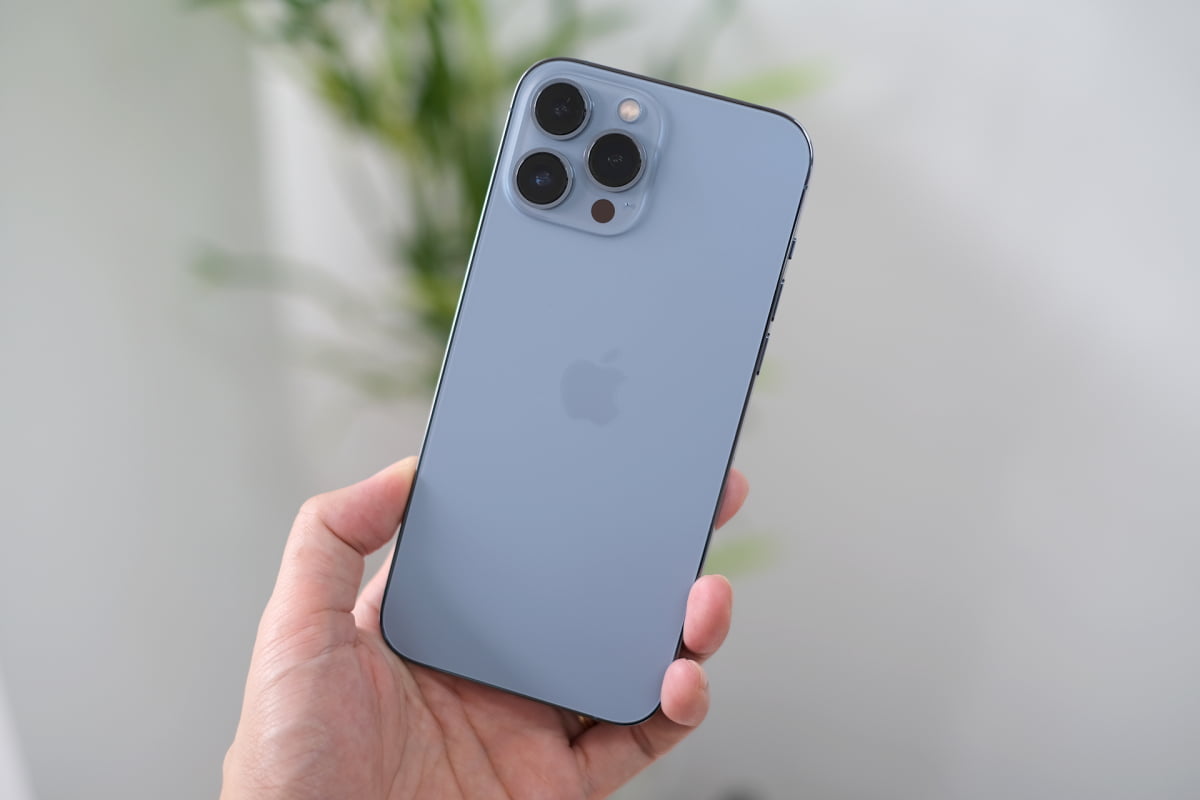 iPhone 12 Pro với iPhone 13 khác nhau như thế nào?
