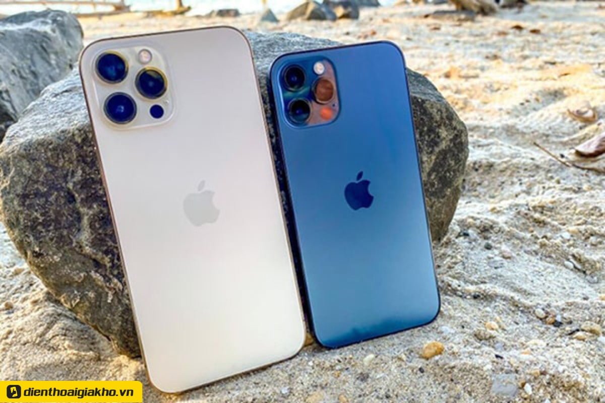 Camera sau của iPhone 12 Pro và iP 12 Pro Max có thiết kế y hệt nhau
