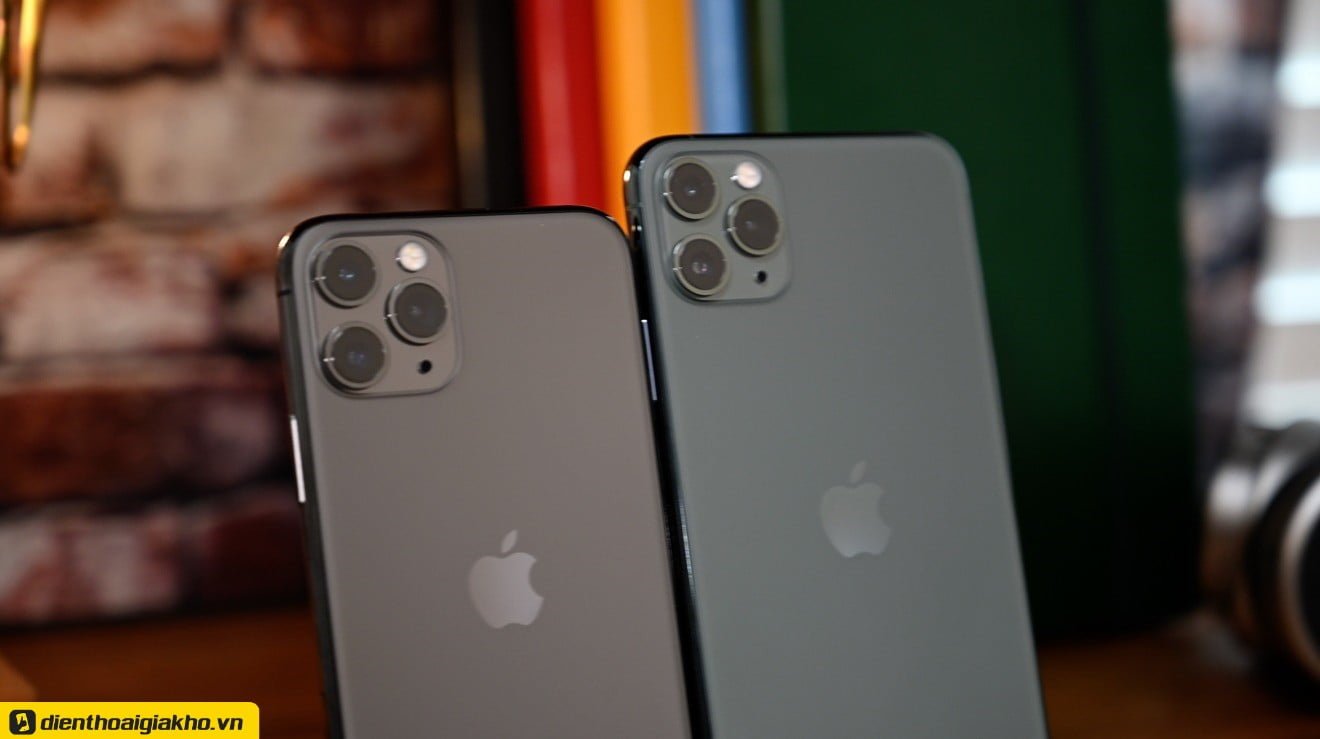 Các mẫu iPhone 11 Pro và Pro Max có sự khác biệt rõ để phân biệt từng loại là kích thước.