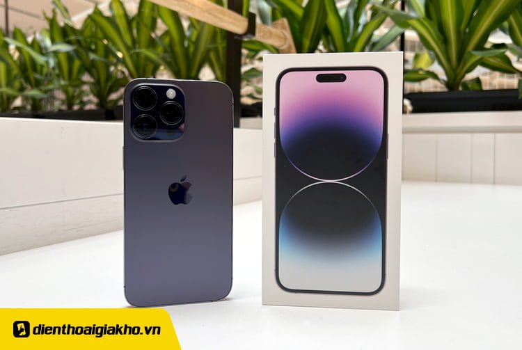 So sánh iPhone 14 Pro Max và Galaxy Z Fold4