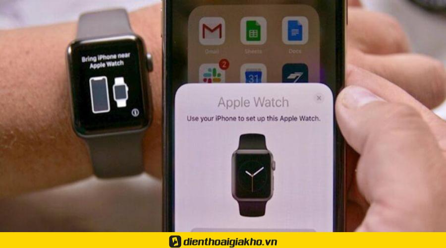 Đồng hồ thông minh Apple kết nối với iPhone