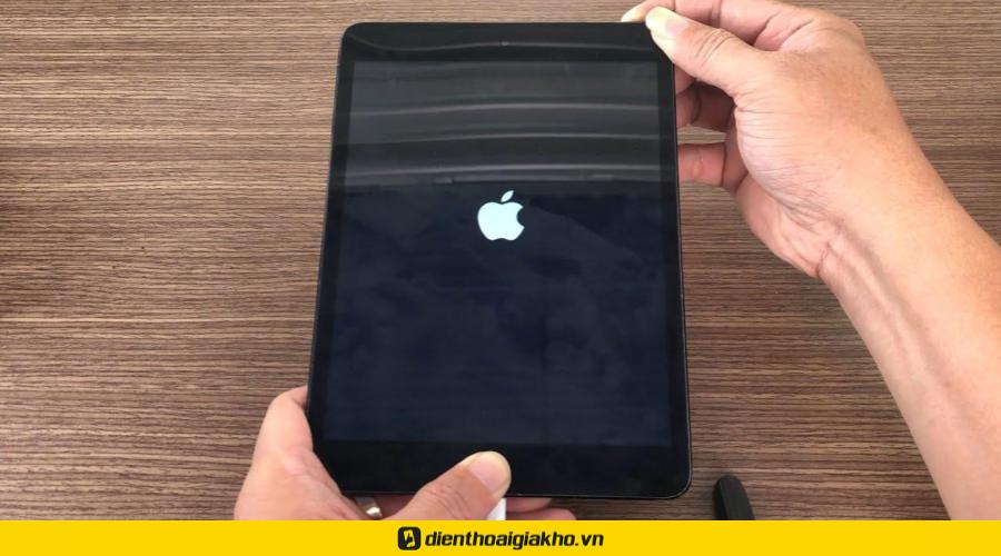 Sạc pin nhưng nguồn không lên 