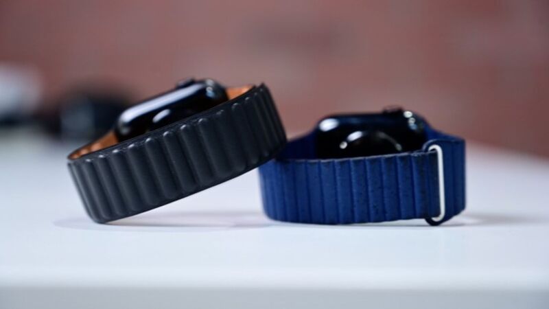 mẫu dây đeo apple watch series 7 41mm Apple Black Leather Loop