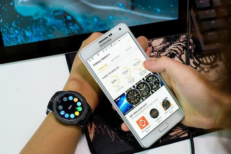 Kết nối đồng hồ thông minh với điện thoại Samsung