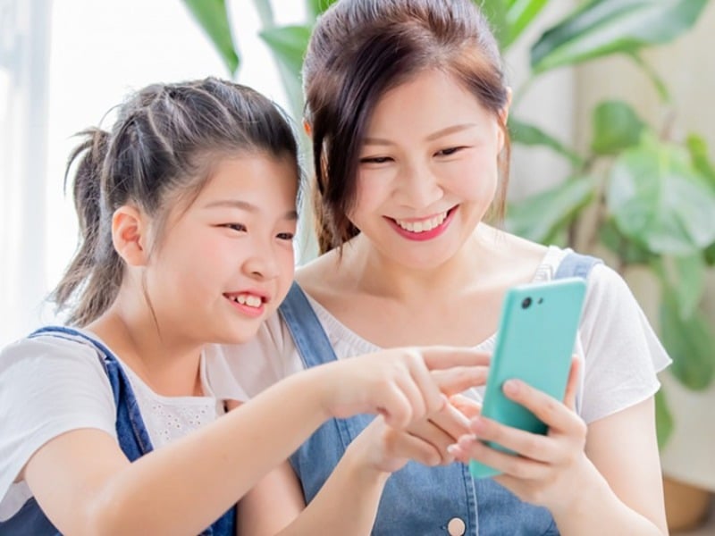 17 tuổi mua điện thoại trả góp được không