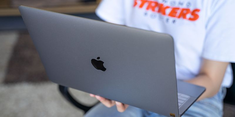 cách chỉnh thời gian tắt màn hình macbook