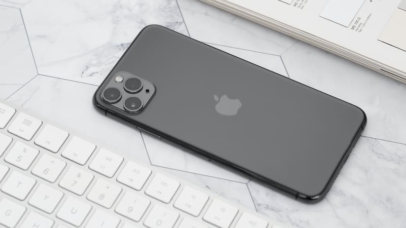 Thiết kế đẳng cấp, hiện đại của phiên bản iPhone 11 Pro Max màu đen