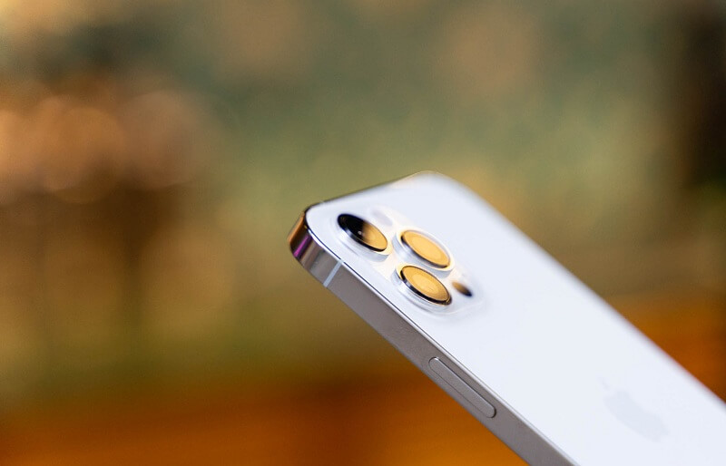 Thiết kế bên ngoài iPhone 12 Pro Max sang trọng, hiện đại