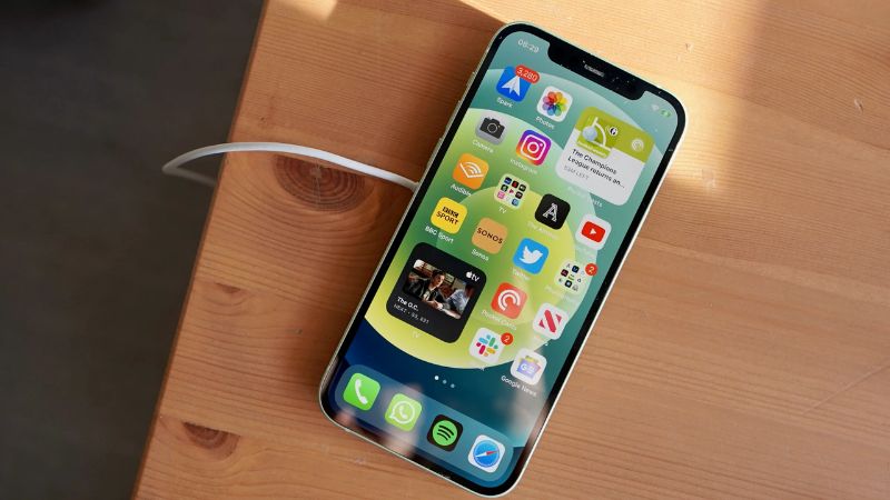 so sánh iphone 12 pro và iphone 13