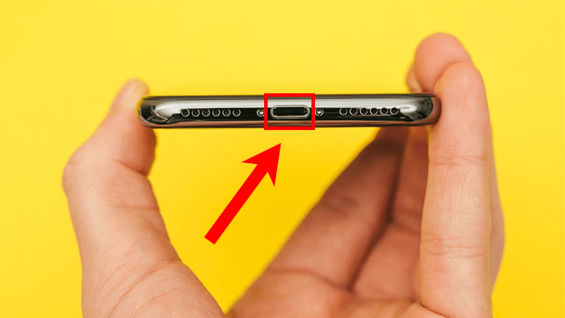 iPhone cắm sạc bị tắt nguồn