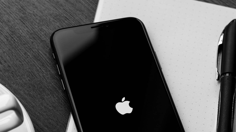 iPhone cắm sạc bị tắt nguồn