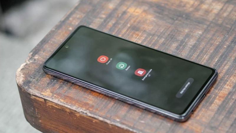 điện thoại samsung bị đơ không tắt nguồn được