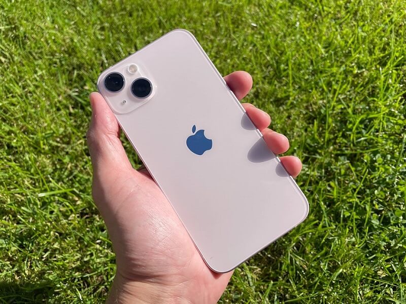 Thiết kế sang trọng của iPhone 13