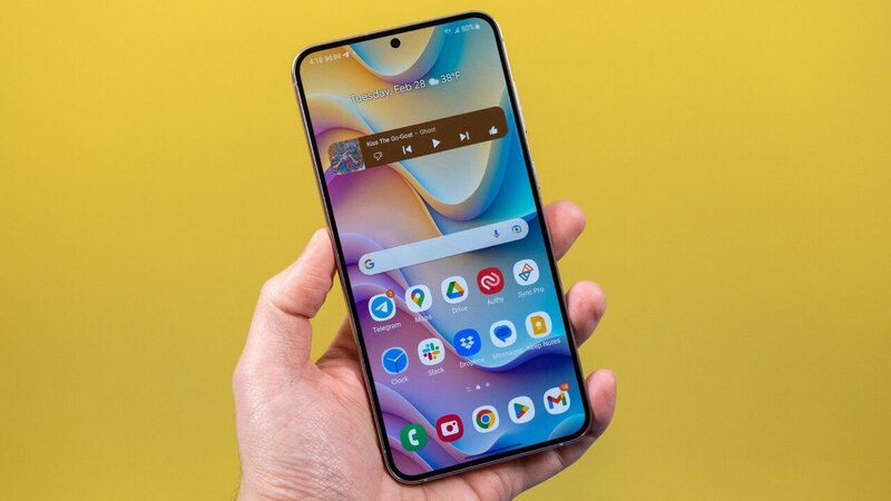 Thiết kế và màn hình của Galaxy S23 FE