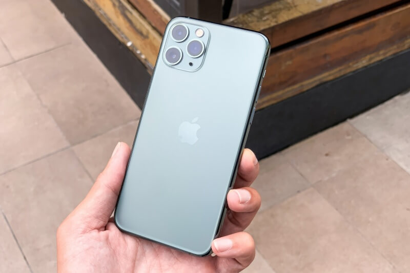 iPhone 11 Pro Max màu xanh rêu giá bao nhiêu
