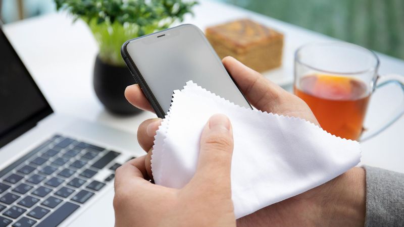 iphone 11 bị vô nước, lau khô bên ngoài