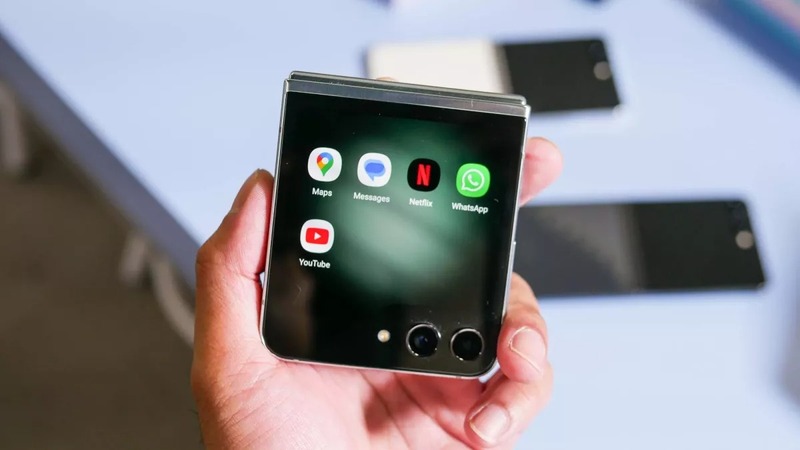 màn hình phụ samsung galaxy z flip 5