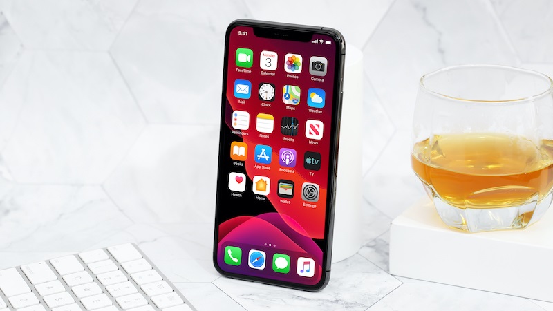 Pin iPhone 11 Pro Max dùng được bao lâu?