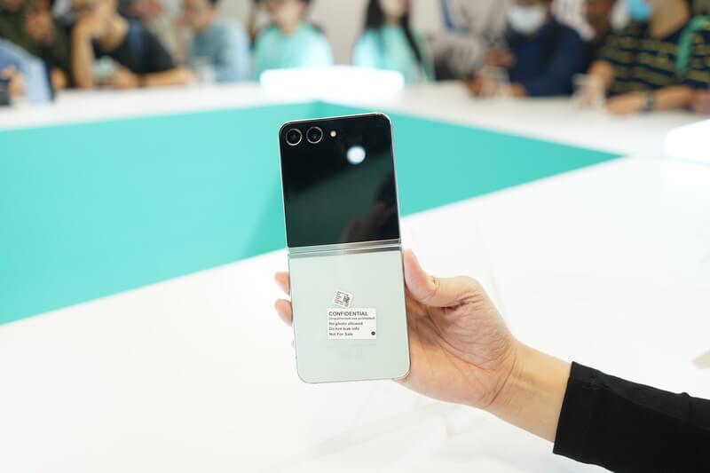 giá samsung galaxy z flip 5
