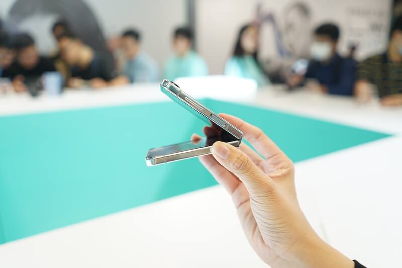 đánh giá thiết kế samsung galaxy z flip 5