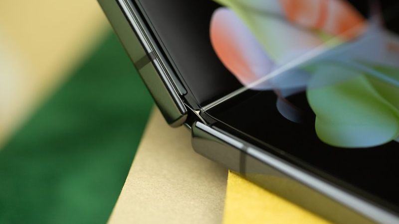 bản lề ở Samsung Galaxy Z Flip5