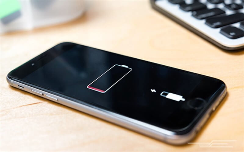 Vì sao điện thoại iPhone 12 Pro Max đang dùng bị sập nguồn?