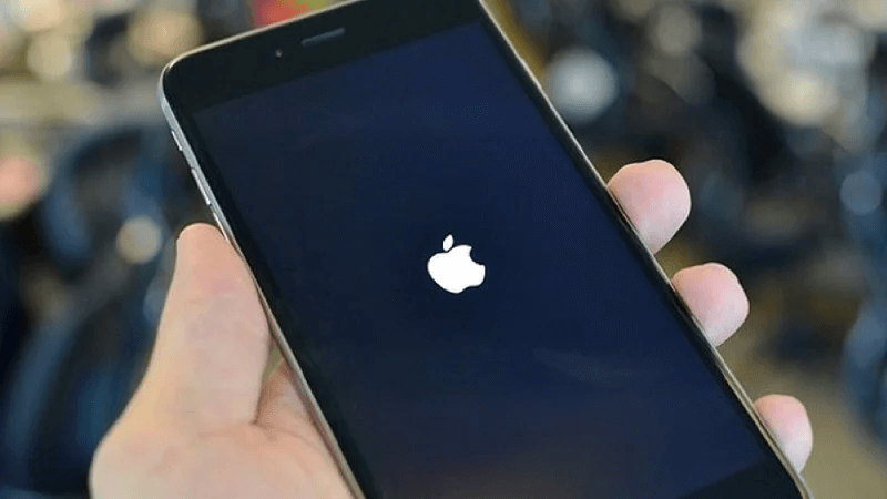 iPhone 12 Pro Max đang dùng bị sập nguồn