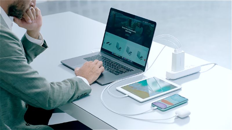 iphone 12 pro max co the xai chung sac voi macbook