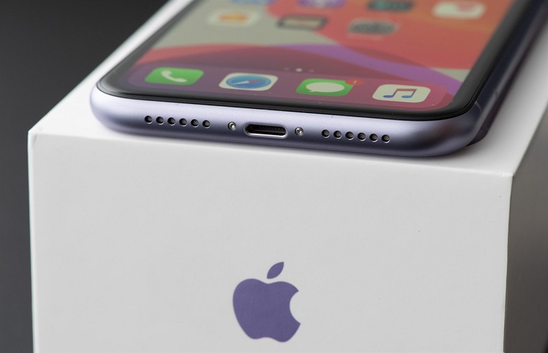 iPhone 13 không nhận tai nghe có dậy vì nhiều lý do