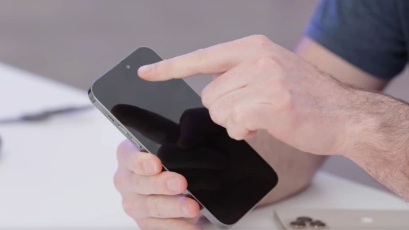 iphone 14 pro max bị đen màn hình