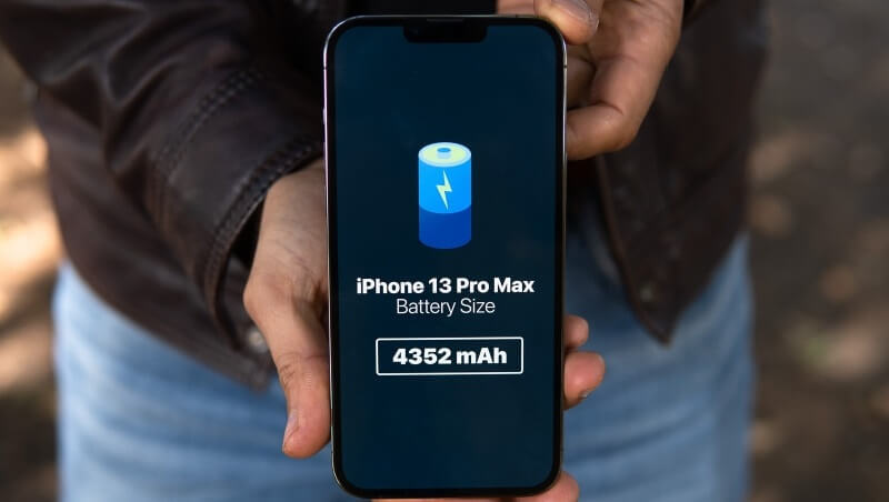 Vì sao pin điện thoại iPhone 13 Pro Max bị tụt xuống?