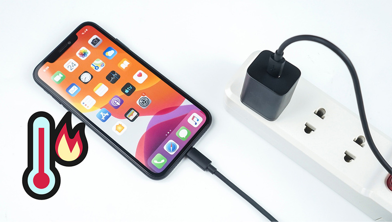 Sạc nhanh iPhone 13 bị nóng máy