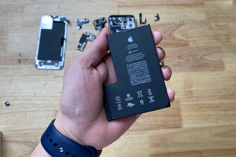 Pin iPhone 12 có dung lượng lớn