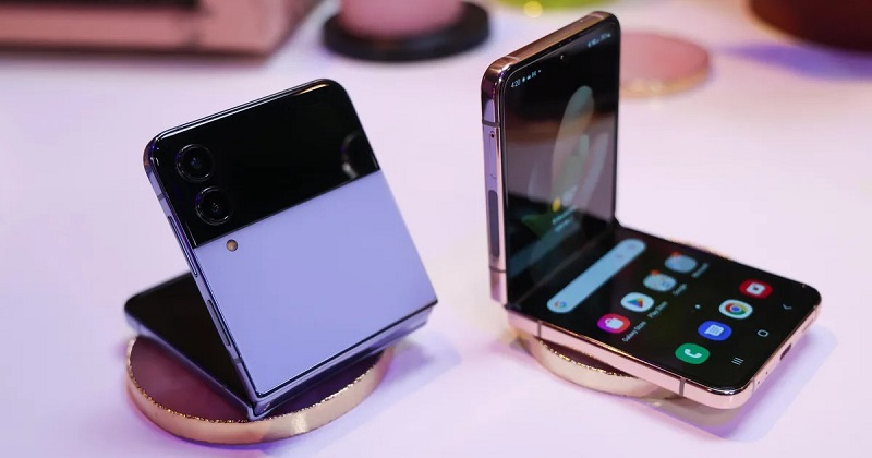 so sánh Samsung Z Flip 4 và iPhone 13