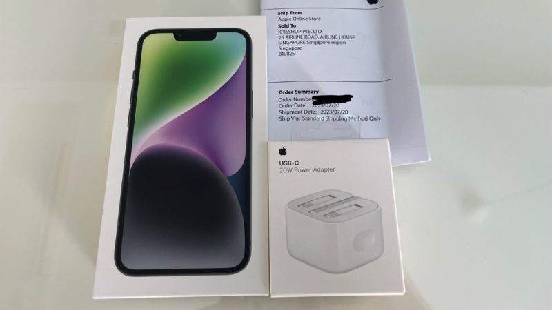 Có gì bên trong hộp iPhone 14 màu đen