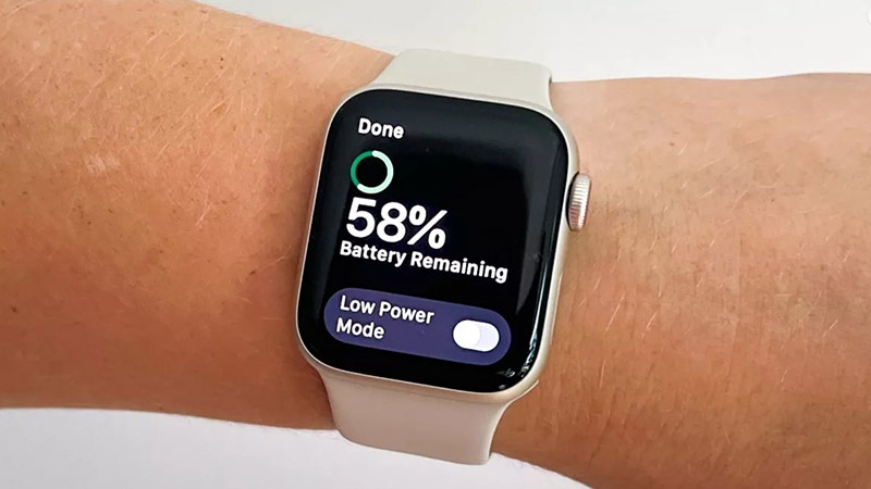 Đánh giá Apple Watch SE 2022 về thời lượng pin