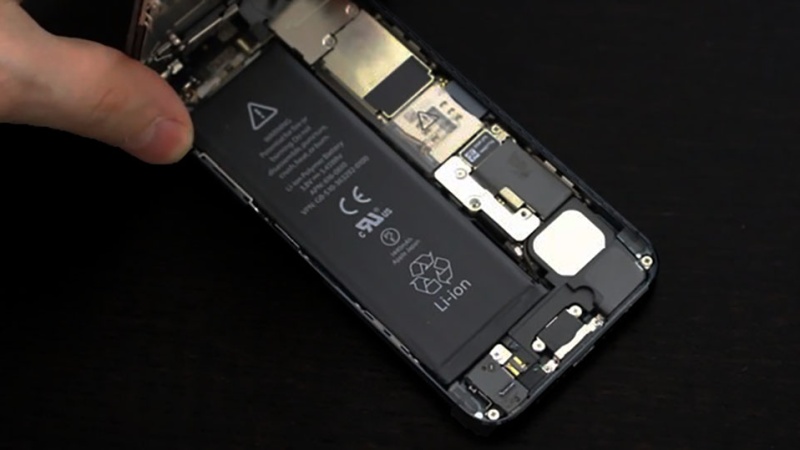Đánh giá iPhone 13 Pro Max và 15 Pro, cân nhắc trước khi xuống tiền