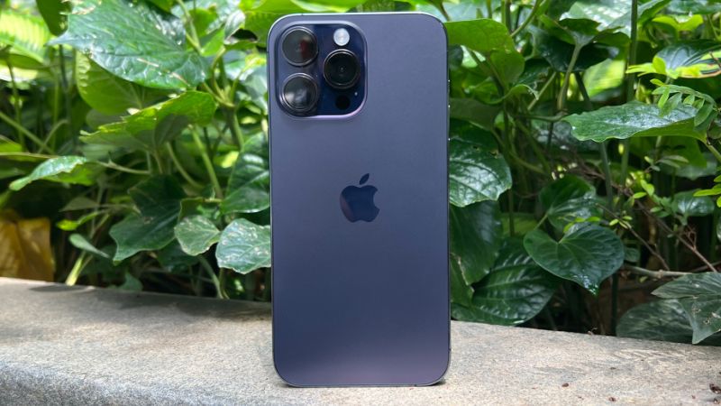 iphone 14 pro max màu tím bị tróc sơn