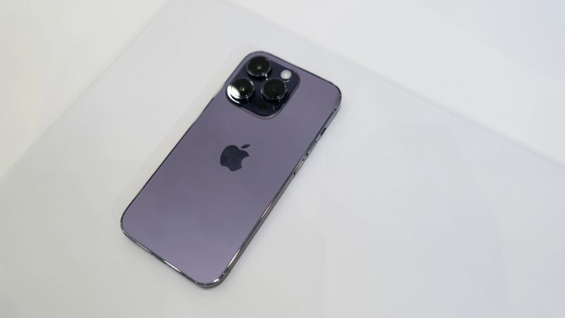 iphone 14 pro max màu tím bị tróc sơn