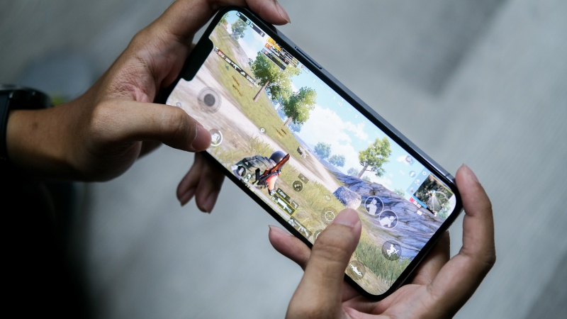 So sánh về hiệu năng iPhone 15 Plus và 13 Pro Max