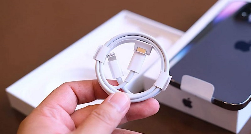 Sử dụng dây và cáp sạc iPhone 14 Pro Max chính hãng
