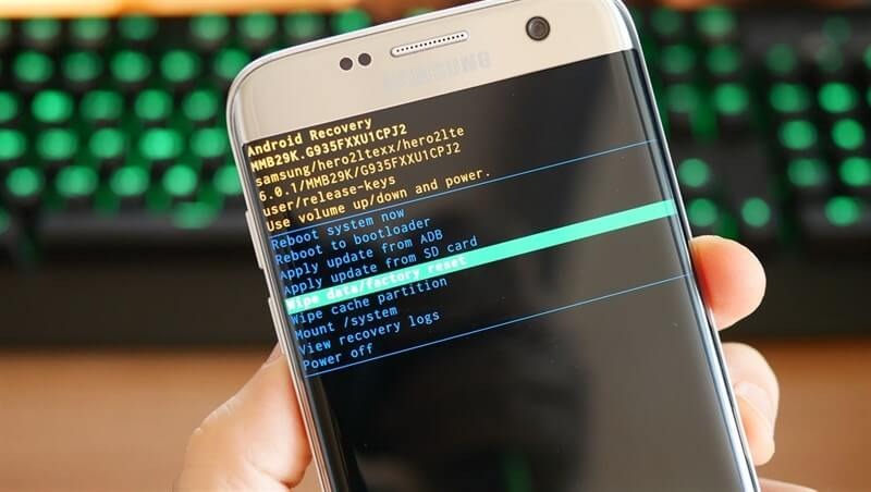 Xóa mật khẩu điện thoại Samsung bằng Hard Reset