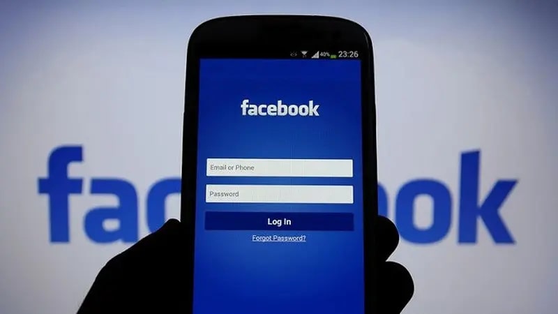 Cài đặt lại Facebook là 1 cách xử lý