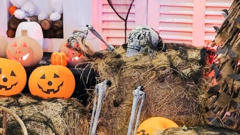 Lựa chọn màu sắc chủ đạo trang trí Halloween cho quán cafe 2