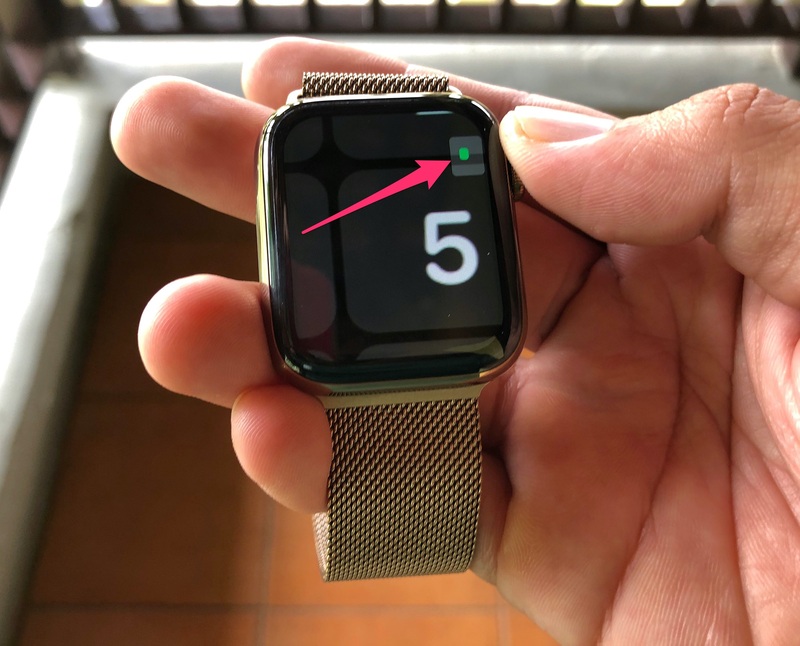 Apple Watch bị phóng to màn hình